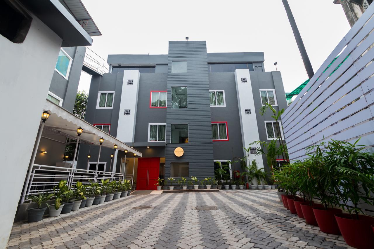 Oyo Townhouse 11 Esplanade Hotel Kalkutta Kültér fotó