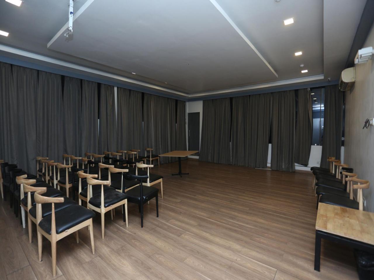 Oyo Townhouse 11 Esplanade Hotel Kalkutta Kültér fotó